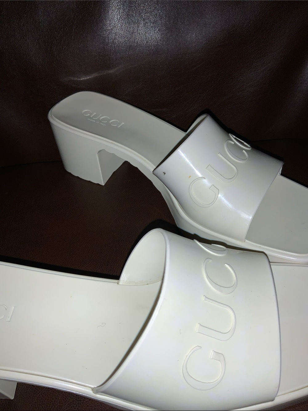 Gucci Rubber Gucci Logo Womens Platform white slides. Minor stains pictured. 39. - Picture 3 of 9